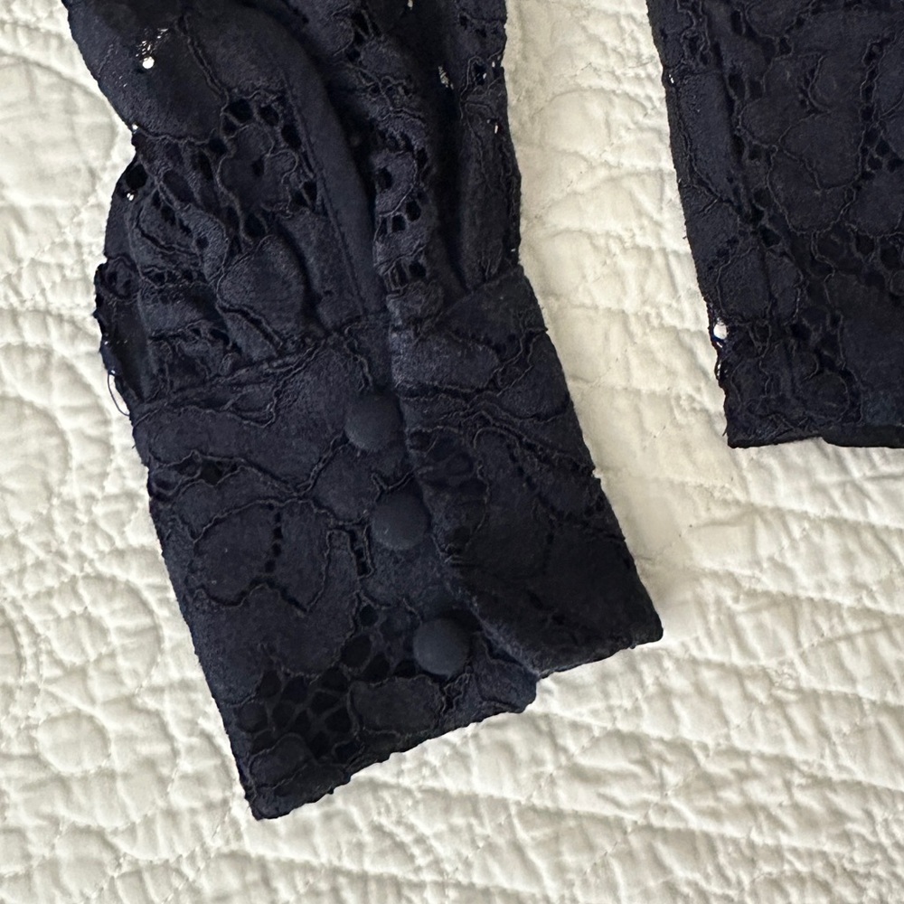 Lauren Ralph Lauren Women’s Navy Blue Lace Top Blouse Long Sleeve Mock Neck Sz 4 - Picture 4 of 9